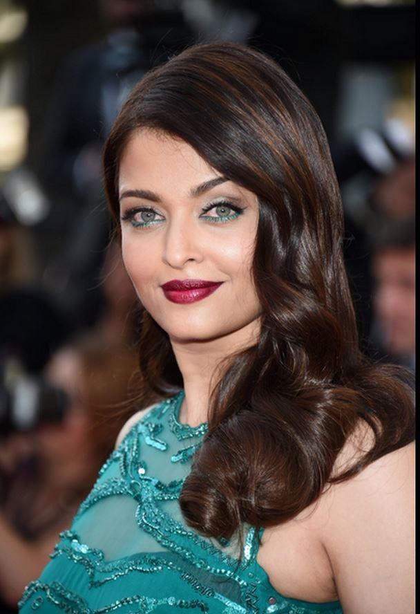Beauty breakdown: Aishwarya Rai's Teal Makeup Cannes 2015 – Perin sidhu